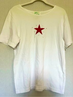 Vintage Quacker Factory White Short-Sleeve Tee with Embroidered Red Star M